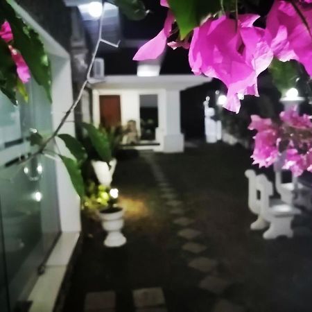 Anna Shanthi Villa Kandy Exteriör bild