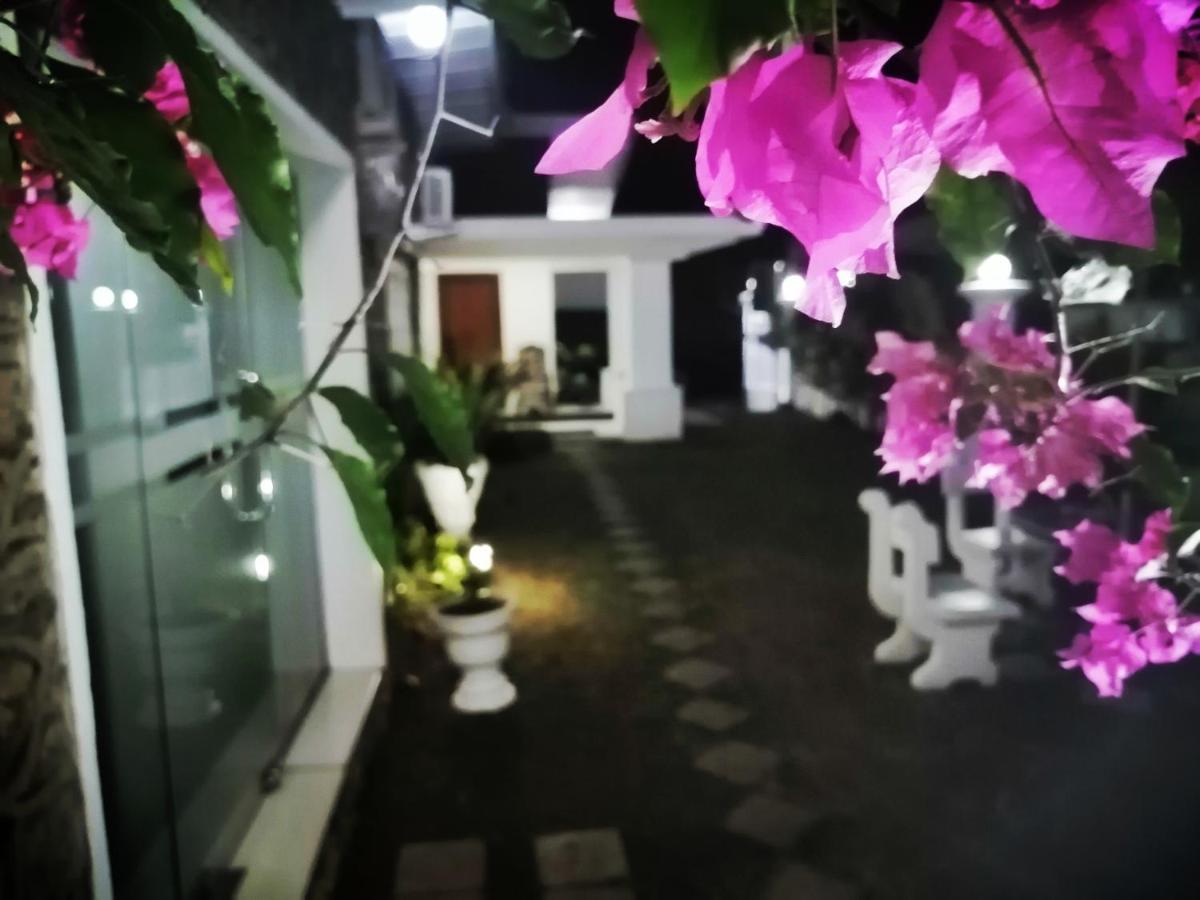 Anna Shanthi Villa Kandy Exteriör bild